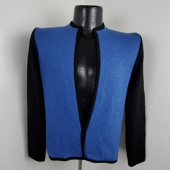 St.John by Marie Gray cardigan women size M?